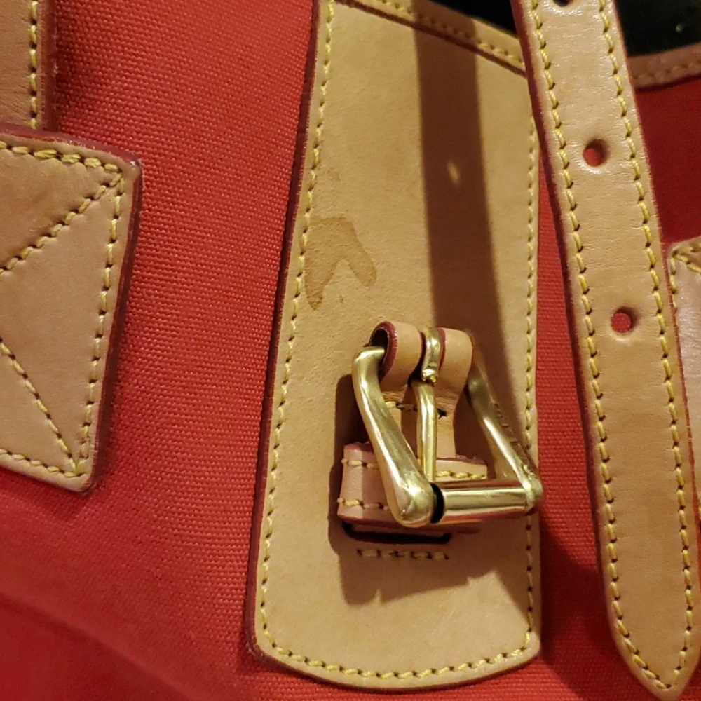 Dooney & Bourke Red Shoulder Bag with Tan Trim - Picture 2 of 7